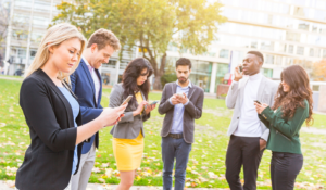 ¿Cómo puedo ahorrar costes en mis comunicaciones telefónicas y móviles?