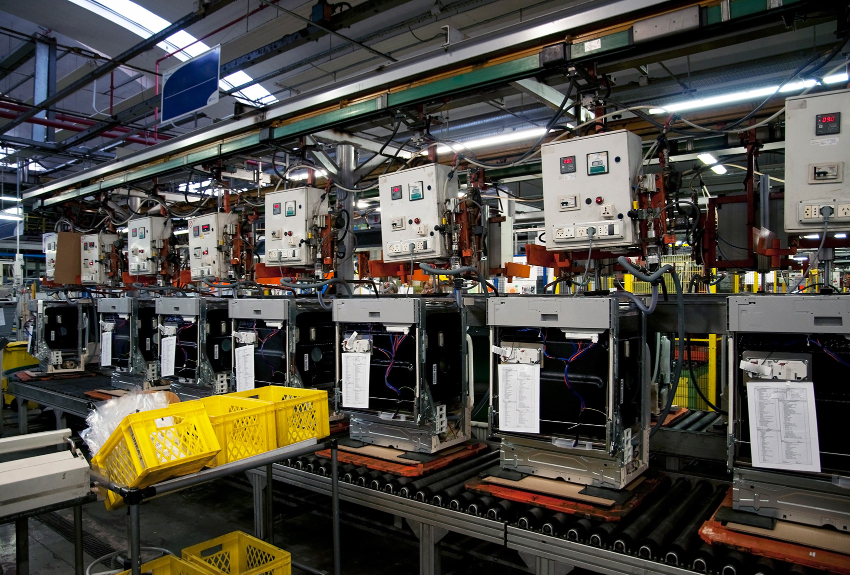 Robots que crean empleo y robots que lo destruyen: así podría ser el futuro laboral del mañana